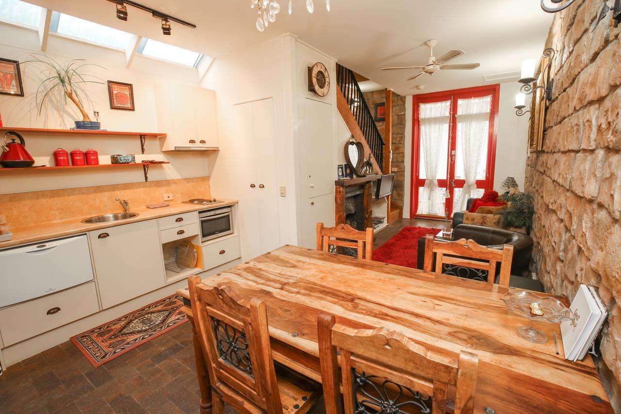 The Stable On Olive Apartment *